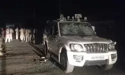 EVM ले जा रही गाड़ी ने बाइक सवारों को मारी टक्कर- मजिस्ट्रेट की....