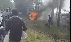 सीएनजी कार में ब्लास्ट के बाद लगी आग- कच्चे में पलटने से पांच लोगों...