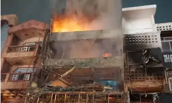 राजधानी के तीन मंजिला मॉल में लगी आग- एक महिला घायल- फायर कर्मी...