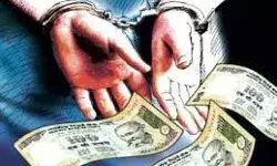 सिंचाई विभाग का अधिशासी अभियंता घूस लेते रंगे हाथ हुए गिरफ्तार