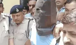 बच्ची से रेप एवं हत्या के आरोपी के घर चला बुलडोजर- बोले लोग अन्याई.... बच्ची से रेप एवं हत्या के आरोपी के घर चला बुलडोजर- बोले लोग अन्याई....