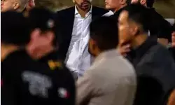 चुनावी रैली के दौरान गिरा मंच- नौ लोगों की मौत- आधा सैकड़ा जख्मी चुनावी रैली के दौरान गिरा मंच- नौ लोगों की मौत- आधा सैकड़ा जख्मी