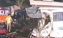 वैष्णो देवी दर्शन के लिए जा रही मिनी बस की ट्रक से हुई टक्कर - 7 की.. वैष्णो देवी दर्शन के लिए जा रही मिनी बस की ट्रक से हुई टक्कर - 7 की..