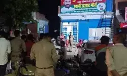 स्वामी के दफ्तर में तोड़फोड़ फायरिंग- कार्यकर्ताओं का थाने पर हंगामा स्वामी के दफ्तर में तोड़फोड़ फायरिंग- कार्यकर्ताओं का थाने पर हंगामा