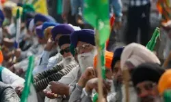 PM के दौरे से पहले पुलिस का एक्शन-ताबड़तोड छापेमारी मे कई किसान हिरासत