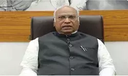 तानाशाही की बेलगाम ताकत को हराने के लिए वोट करें- खड़गे ने की अपील तानाशाही की बेलगाम ताकत को हराने के लिए वोट करें- खड़गे ने की अपील