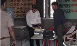 फर्जी वोट डालने पहुंचा युवक पुलिस ने दबोचा