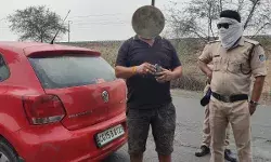 अवैध शराब ढोने में लगी कार जब्त- गाड़ी में भारी मात्रा में शराब.... अवैध शराब ढोने में लगी कार जब्त- गाड़ी में भारी मात्रा में शराब....