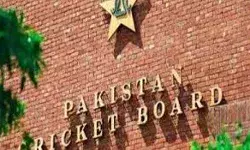 पाक ने टी-20 विश्वकप के लिए 15 सदस्यी टीम का किया ऐलान पाक ने टी-20 विश्वकप के लिए 15 सदस्यी टीम का किया ऐलान