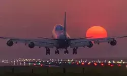 भंगेड़ी ने खतरे में डाली लोगों की जान- हवा में प्लेन का गेट खोलने की.. भंगेड़ी ने खतरे में डाली लोगों की जान- हवा में प्लेन का गेट खोलने की..