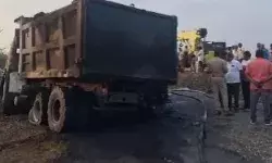 झुग्गियों में घुसी बेकाबू हुई प्राइवेट बस- चार मजदूरों की मौत- 5 गंभीर झुग्गियों में घुसी बेकाबू हुई प्राइवेट बस- चार मजदूरों की मौत- 5 गंभीर