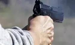 कारोबारी से लूट करके भागे बदमाश के पैर में लगी गोली- साथी भी अरेस्ट कारोबारी से लूट करके भागे बदमाश के पैर में लगी गोली- साथी भी अरेस्ट