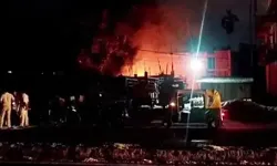 रिहायशी बिल्डिंग में लगी आग- रेस्क्यू कर बचाई तेरह लोगों की जान रिहायशी बिल्डिंग में लगी आग- रेस्क्यू कर बचाई तेरह लोगों की जान