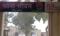 कैंटर की साइड से EVM लेकर लौट रही CRPF की गाड़ी दुर्घटनाग्रस्त