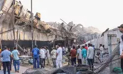 गेमिंग जोन हादसा- पांच अफसरों पर गिरी निलंबन की गाज- बिना एनओसी..... गेमिंग जोन हादसा- पांच अफसरों पर गिरी निलंबन की गाज- बिना एनओसी.....