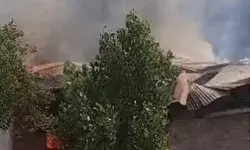 सरकारी स्कूल की इमारत में लगी आग- 1400 लड़कियों ने किसी तरह...