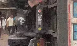 काल बनकर दौड़ रहे कंटेनर ने 5 गाड़ियों में मारी टक्कर- दो लोगों की मौत