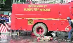 घनी आबादी में स्थित मकान में आग से हड़कंप- छह लोग झुलसे- 10 गाड़ियां.. घनी आबादी में स्थित मकान में आग से हड़कंप- छह लोग झुलसे- 10 गाड़ियां..