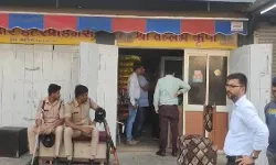 4 फर्मों पर आईटी की रेड से हड़कंप- बडे कारोबारी हुए भूमिगत 4 फर्मों पर आईटी की रेड से हड़कंप- बडे कारोबारी हुए भूमिगत