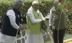 पौधा लगाकर पीएम ने शुरू किया एक पेड़ मां के नाम अभियान