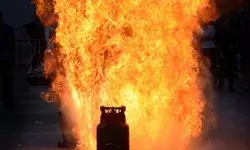 एलपीजी सिलेंडर विस्फोट से नौ लोग घायल एलपीजी सिलेंडर विस्फोट से नौ लोग घायल