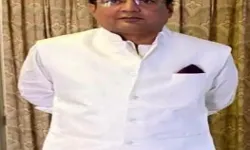 ट्रैवल एजेंसी के सामने खड़ी गाड़ी में बेसुध मिला पूर्व MLA का पोता