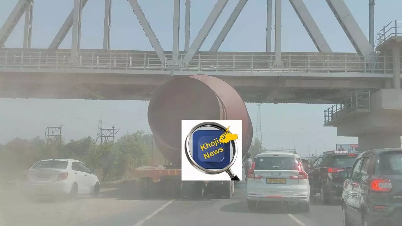 फ्रेट कॉरिडोर ब्रिज के नीचे फंसा ओवरलोड ट्रक- नेशनल हाईवे पर लगा जाम फ्रेट कॉरिडोर ब्रिज के नीचे फंसा ओवरलोड ट्रक- नेशनल हाईवे पर लगा जाम