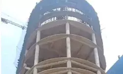 बीम बांध रहा मजदूर पैर फिसलते ही 10वीं मंजिल से गिरा- चली गई.... बीम बांध रहा मजदूर पैर फिसलते ही 10वीं मंजिल से गिरा- चली गई....