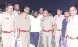 गोकशों पर कहर बनकर टूटी पुलिस- मुठभेड़ में दो गोकशों को लगी गोली गोकशों पर कहर बनकर टूटी पुलिस- मुठभेड़ में दो गोकशों को लगी गोली