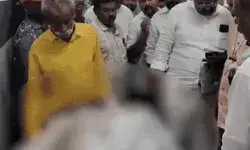 कुर्नूल में TDP नेता का मर्डर-गांव में बना भारी तनाव- एसपी ने गांव... कुर्नूल में TDP नेता का मर्डर-गांव में बना भारी तनाव- एसपी ने गांव...