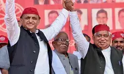 अखिलेश यादव एवं अवधेश ने दिया इस्तीफा- दोनों ने छोड़ी विधायकी