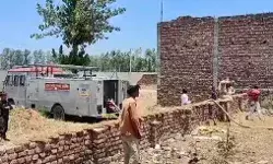 घर के भीतर अचानक लगी आग में बाइक समेत लाखों का सामान हुआ खाक