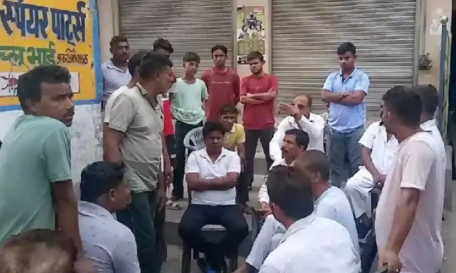 गुस्सा ले गया युवक की जान- गाड़ी टकराने के विवाद में मारी युवक को गोली
