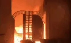 तीन मंजिला इमारत में आग- पति पत्नी व बेटी समेत पांच लोग जिंदा जले तीन मंजिला इमारत में आग- पति पत्नी व बेटी समेत पांच लोग जिंदा जले