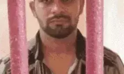 श्रद्धालुओं की बस पर आतंकी हमले की प्रशंसा करने वाला अरमान गिरफ्तार श्रद्धालुओं की बस पर आतंकी हमले की प्रशंसा करने वाला अरमान गिरफ्तार