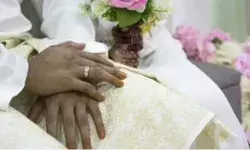 72 साल का दूल्हा- 12 वर्ष की दुल्हन- पहुंची पुलिस तो हो गया बवाल 72 साल का दूल्हा- 12 वर्ष की दुल्हन- पहुंची पुलिस तो हो गया बवाल