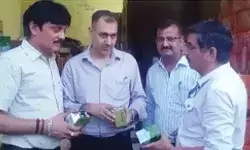 सुपरमार्केट पर स्वास्थ्य विभाग का छापा- होती मिली नकली घी की बिक्री