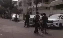 झूला ब्रांड डालडा कारोबारी के ठिकानों पर ED की रेड- बाजारों में हड़कंप झूला ब्रांड डालडा कारोबारी के ठिकानों पर ED की रेड- बाजारों में हड़कंप