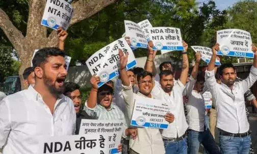 आधी रात को नोटिफिकेशन जारी- देश में लागू हुआ एंटी पेपर लीक कानून
