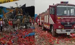 धमाकों से हिला गुरुग्राम- ब्लास्ट के साथ आग बुझाने की मशीन की.... धमाकों से हिला गुरुग्राम- ब्लास्ट के साथ आग बुझाने की मशीन की....