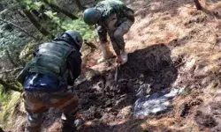 जम्मू कश्मीर में घुसपैठ की कोशिश सेना ने की नाकाम- दो आतंकी मारे जम्मू कश्मीर में घुसपैठ की कोशिश सेना ने की नाकाम- दो आतंकी मारे