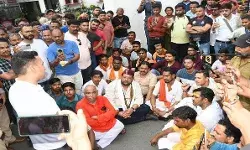 लापता लड़कियों की तलाश विफल पुलिस पर फूटा गुस्सा- कोतवाली से लेकर... लापता लड़कियों की तलाश विफल पुलिस पर फूटा गुस्सा- कोतवाली से लेकर...