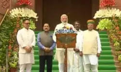 18वीं लोकसभा का पहला सत्र शुरू- PM मोदी के बाद ले रहे अन्य सांसद शपथ 18वीं लोकसभा का पहला सत्र शुरू- PM मोदी के बाद ले रहे अन्य सांसद शपथ