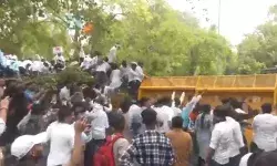 NEET यूजी परीक्षा लीक मामला - जंतर मंतर पर NSUI ने काटा बवाल NEET यूजी परीक्षा लीक मामला - जंतर मंतर पर NSUI ने काटा बवाल