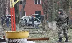 आतंकी हमले में 15 पुलिस कर्मियों समेत कई लोगों की मौत- छह आतंकी भी ढेर आतंकी हमले में 15 पुलिस कर्मियों समेत कई लोगों की मौत- छह आतंकी भी ढेर