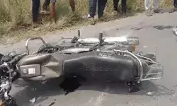 टैंकर की टक्कर से एक ही बाइक पर सवार परिवार के पांच लोगों की मौत टैंकर की टक्कर से एक ही बाइक पर सवार परिवार के पांच लोगों की मौत