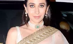 इतने वर्ष की हुई करिश्मा कपूर- जाने कैसे की अपने करियर की शुरुआत इतने वर्ष की हुई करिश्मा कपूर- जाने कैसे की अपने करियर की शुरुआत