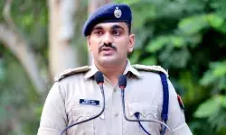 मां ने देखी थी गंगाजल मूवी- बागपत का छोरा अनुराग बना इस जिले का कप्तान मां ने देखी थी गंगाजल मूवी- बागपत का छोरा अनुराग बना इस जिले का कप्तान