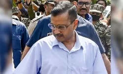 डबल शिकंजे में फंसे केजरीवाल- अब सीबीआई ने किया गिरफ्तार डबल शिकंजे में फंसे केजरीवाल- अब सीबीआई ने किया गिरफ्तार