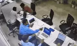 काम कर रहे HDFC बैंक मैनेजर की जिंदगी पर मौत का झपट्टा- 2 मिनट के.... काम कर रहे HDFC बैंक मैनेजर की जिंदगी पर मौत का झपट्टा- 2 मिनट के....